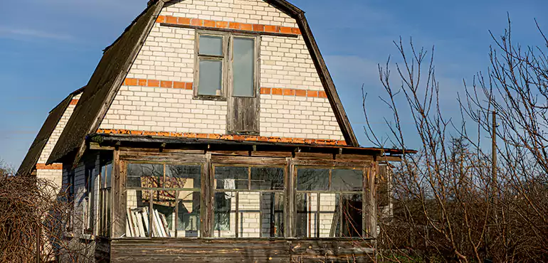 Own a Rental in Disrepair? We’ll Take It Off Your Hands in Snowflake